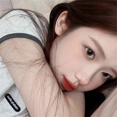 当红小花隐婚生子传闻，经纪人连夜公关，深夜持续发酵